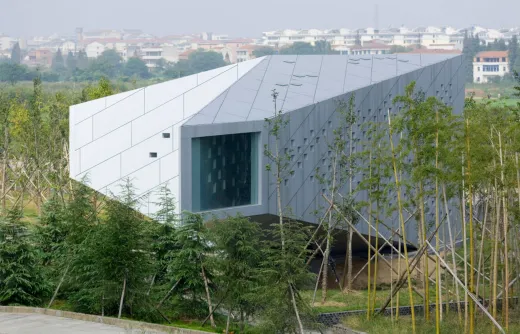 Ministructure No 16 / Book Bar