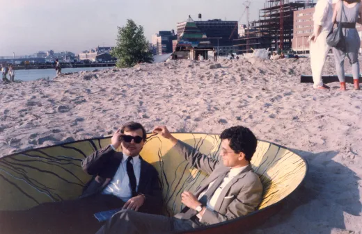 Vacation Homes of the Future, Art on the Beach 7